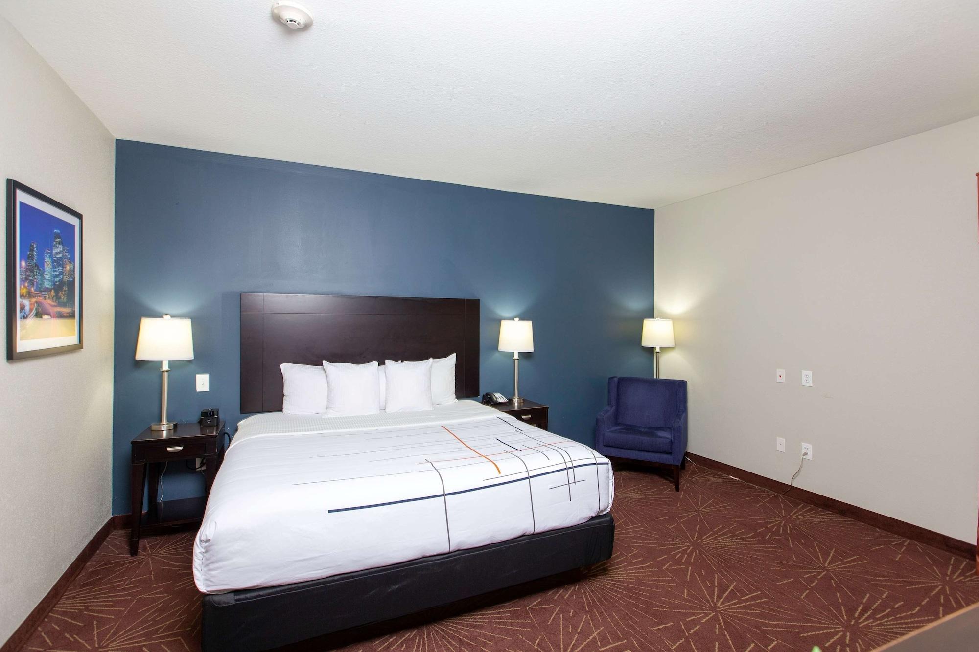 La Quinta By Wyndham Houston East At Normandy Hotel Exterior photo