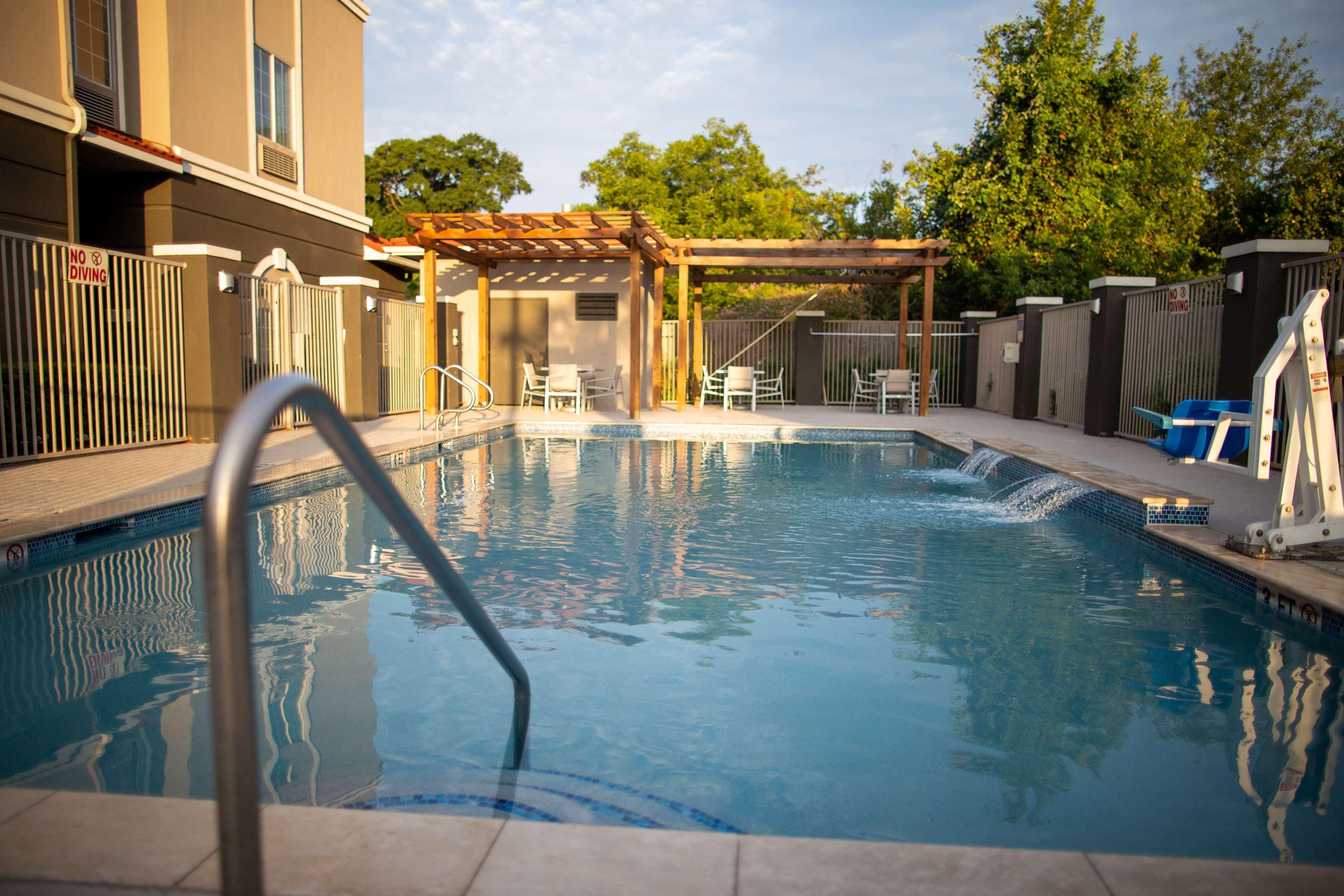 La Quinta By Wyndham Houston East At Normandy Hotel Exterior photo