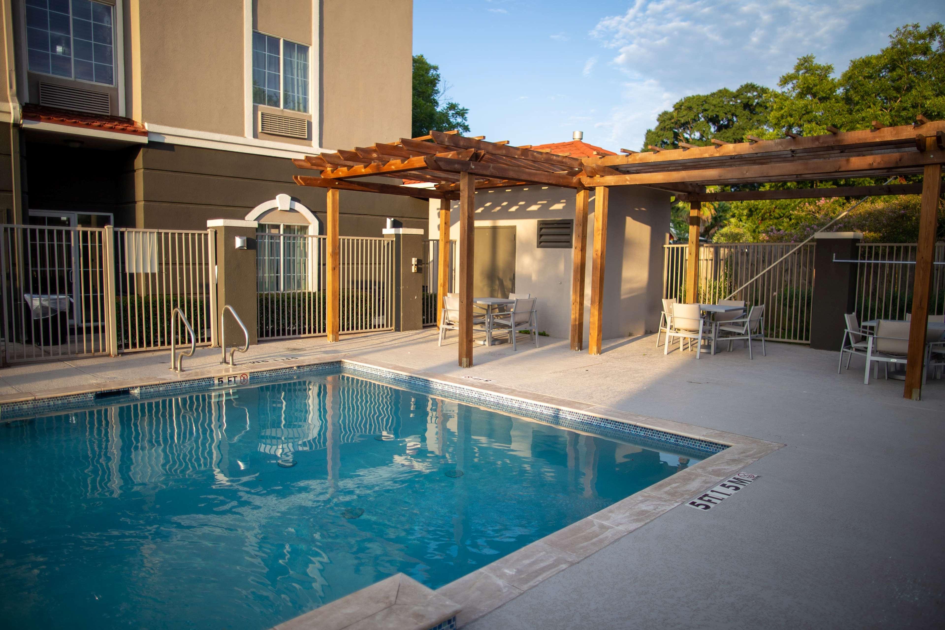 La Quinta By Wyndham Houston East At Normandy Hotel Exterior photo